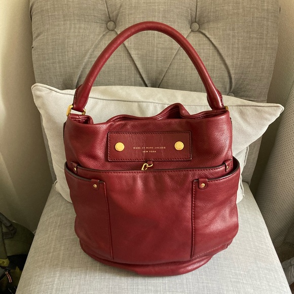 Marc by Marc Jacobs NWT | Lg 2 Way | Top Handle Crossbody | Merlot w/ Gold - Picture 1 of 12